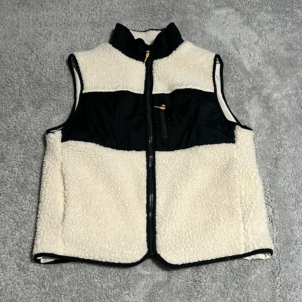 H&M Sherpa vest